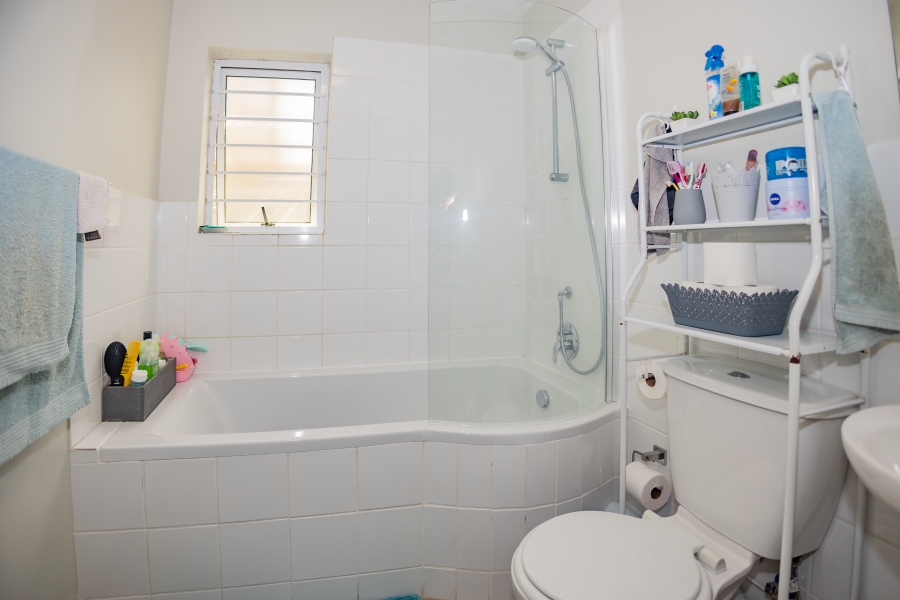 2 Bedroom Property for Sale in Rivergate Western Cape